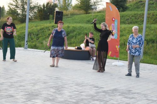 В парке «Оазис» Камских Полян прошла дискотека для самых смелых и активных