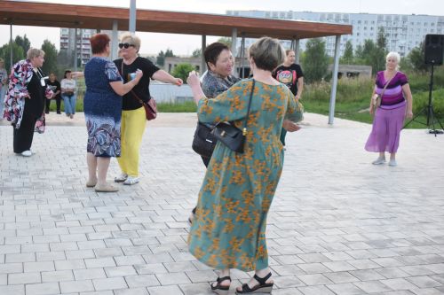 В парке «Оазис» Камских Полян прошла дискотека для самых смелых и активных