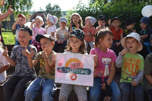 В сквере «Молодежный» для воспитанников детских садов состоялся праздник «Музыкальное лето»