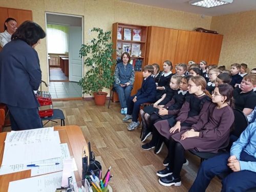 Волшебство звуков: ученики Камскополянской школы № 1 побывали в музыкальной школе