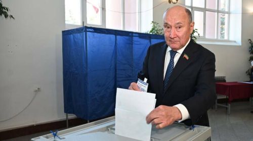 Ахметов подчеркнул важность голосования как испытания на единство и сплоченность