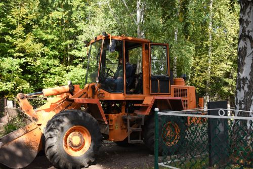 Жители Камских Полян привели в порядок городское кладбище