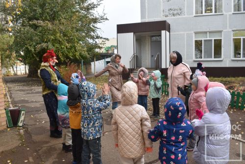 Праздник золотой осени в детском саду «Огонёк»