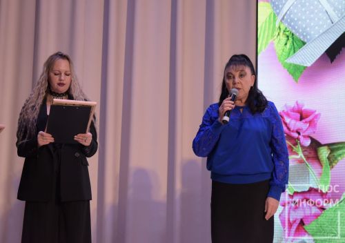 В Камских Полянах состоялся районный фестиваль-конкурс «Тепло сердец для милых мам», посвященный Дню матери