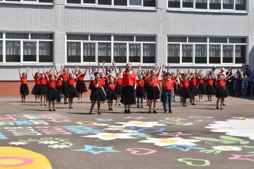 Торжественные линейки 2023 в школах Камских Полян