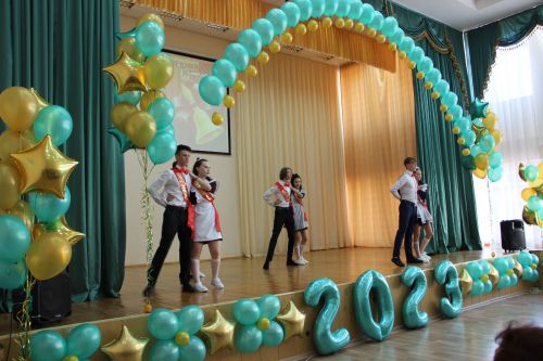 Торжественные линейки 2023 в школах Камских Полян