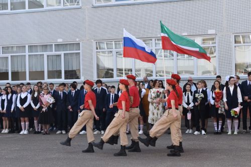 В Камполянской школе 2 состоялась торжественная линейка, посвященная Дню знаний