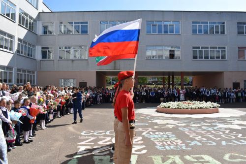 В Камполянской школе 2 состоялась торжественная линейка, посвященная Дню знаний