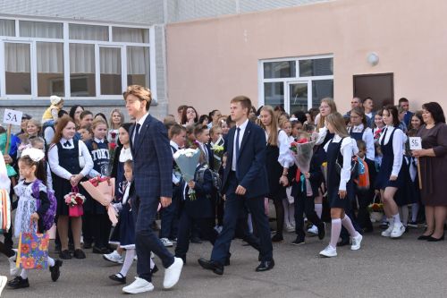 В Камполянской школе 2 состоялась торжественная линейка, посвященная Дню знаний