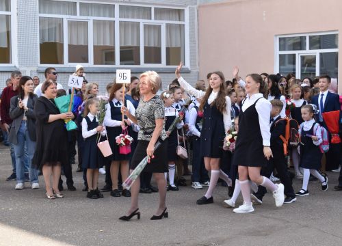 В Камполянской школе 2 состоялась торжественная линейка, посвященная Дню знаний
