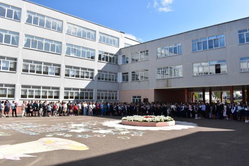В Камполянской школе 2 состоялась торжественная линейка, посвященная Дню знаний