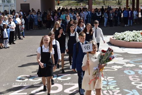 В Камполянской школе 2 состоялась торжественная линейка, посвященная Дню знаний