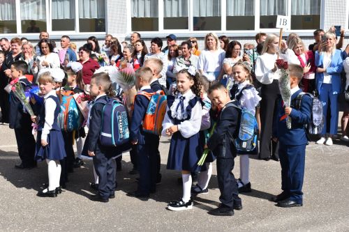 В Камполянской школе 2 состоялась торжественная линейка, посвященная Дню знаний