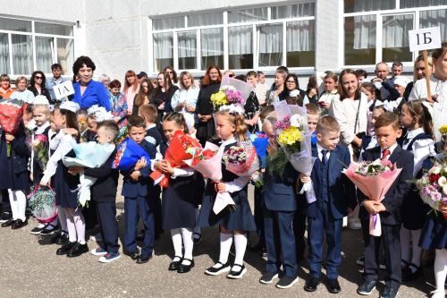 В Камполянской школе 2 состоялась торжественная линейка, посвященная Дню знаний
