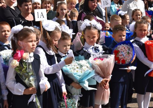 В Камполянской школе 2 состоялась торжественная линейка, посвященная Дню знаний