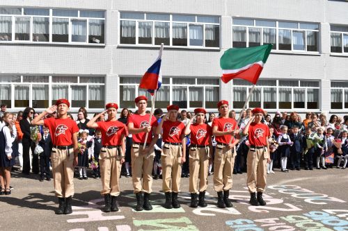 В Камполянской школе 2 состоялась торжественная линейка, посвященная Дню знаний