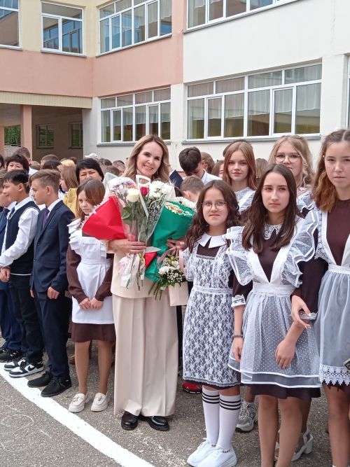 В Камско-Полянской школе № 1 прошли торжественные линейки, посвященные Дню знаний