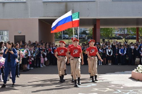 В Камполянской школе 2 состоялась торжественная линейка, посвященная Дню знаний