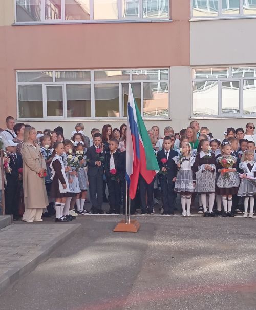 В Камско-Полянской школе № 1 прошли торжественные линейки, посвященные Дню знаний
