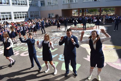 В Камполянской школе 2 состоялась торжественная линейка, посвященная Дню знаний