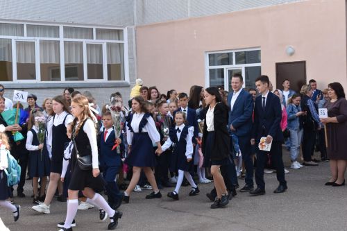 В Камполянской школе 2 состоялась торжественная линейка, посвященная Дню знаний