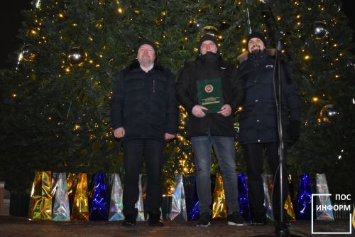В Камских Полянах зажглась главная ёлка🎄