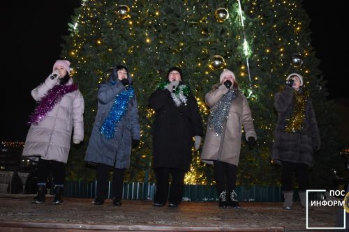 В Камских Полянах зажглась главная ёлка🎄