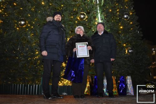 В Камских Полянах зажглась главная ёлка🎄