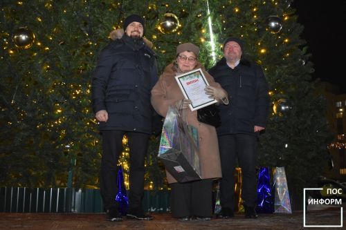 В Камских Полянах зажглась главная ёлка🎄