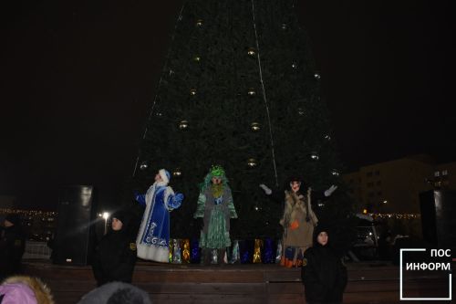 В Камских Полянах зажглась главная ёлка🎄