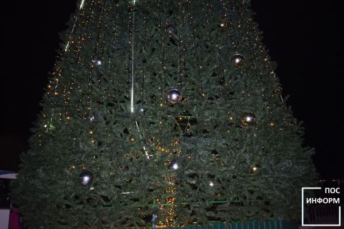В Камских Полянах зажглась главная ёлка🎄