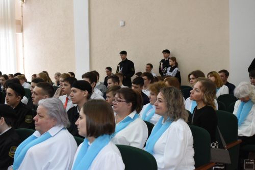 В школе № 1 прошла встреча с героем России
