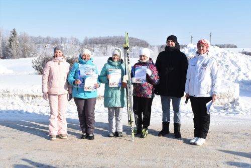 Жители Камских Полян приняли участие в массовом забеге по лыжным гонкам «Лыжня Камских Полян — 2024»