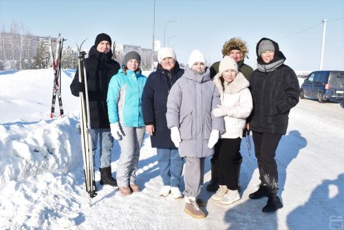 Жители Камских Полян приняли участие в массовом забеге по лыжным гонкам «Лыжня Камских Полян — 2024»