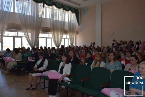 Для камполянских выпускников школы №1 отзвенел последний школьный звонок