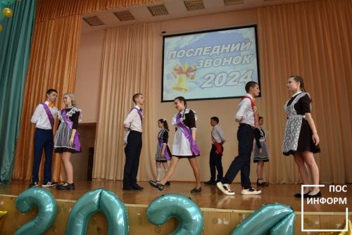 Для камполянских выпускников школы №1 отзвенел последний школьный звонок