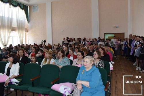 Для камполянских выпускников школы №1 отзвенел последний школьный звонок