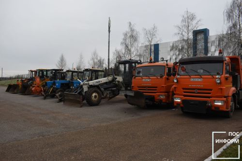 В Камских Полянах спецтехника готова к зиме
