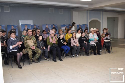 В Камских Полянах прошла встреча жителей с участником СВО
