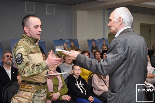 В Камских Полянах прошла встреча жителей с участником СВО