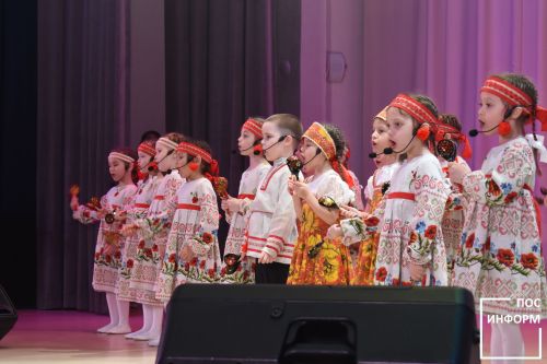 🌸 В Камских Полянах прошёл праздничный концерт в честь 8 Марта! 🌸