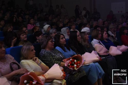 🌸 В Камских Полянах прошёл праздничный концерт в честь 8 Марта! 🌸