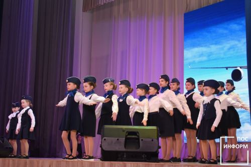 🌸 В Камских Полянах прошёл праздничный концерт в честь 8 Марта! 🌸
