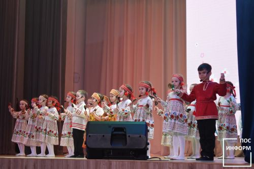 🌸 В Камских Полянах прошёл праздничный концерт в честь 8 Марта! 🌸