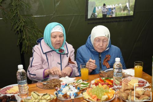 📸 День Победы в Камских Полянах: Вспомним, как это было! 📸