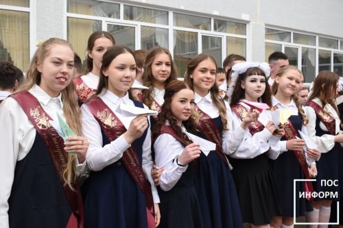 Последний звонок прозвенел для выпускников школы №2 Камских Полян