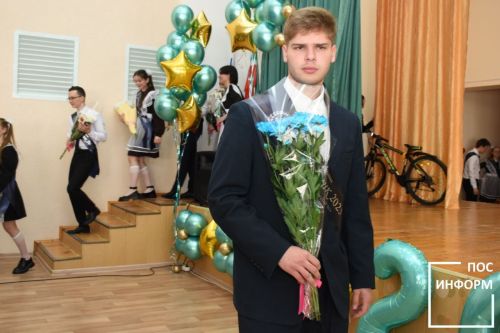 В школе № 1 Камских Полян прозвенел последний звонок