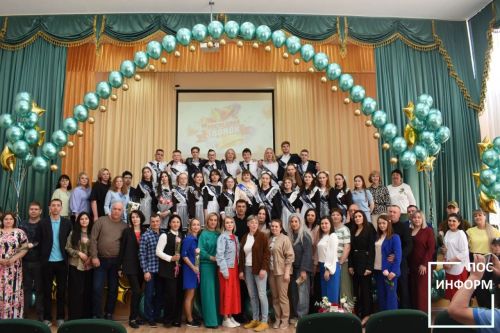 В школе № 1 Камских Полян прозвенел последний звонок