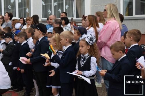 Последний звонок прозвенел для выпускников школы №2 Камских Полян