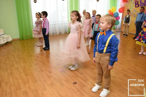 В детском саду «Огонек» состоялось торжественное мероприятие — выпускной для детей из логопедической группы № 10